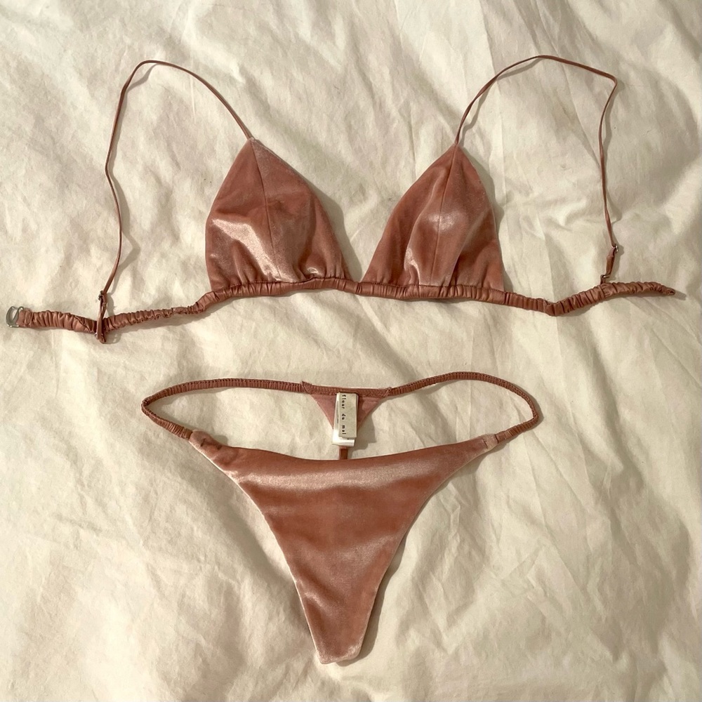 Fleur Du Mal Velvet Luxe Triangle Bra Set in Flamingo 🌸